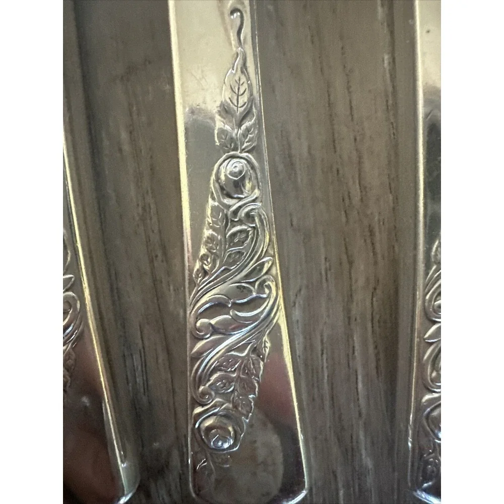 Vtg 1953‎ Bridal Corsage Lot 8 Dinner Knives Wallace Silver Plate Tradition AA+